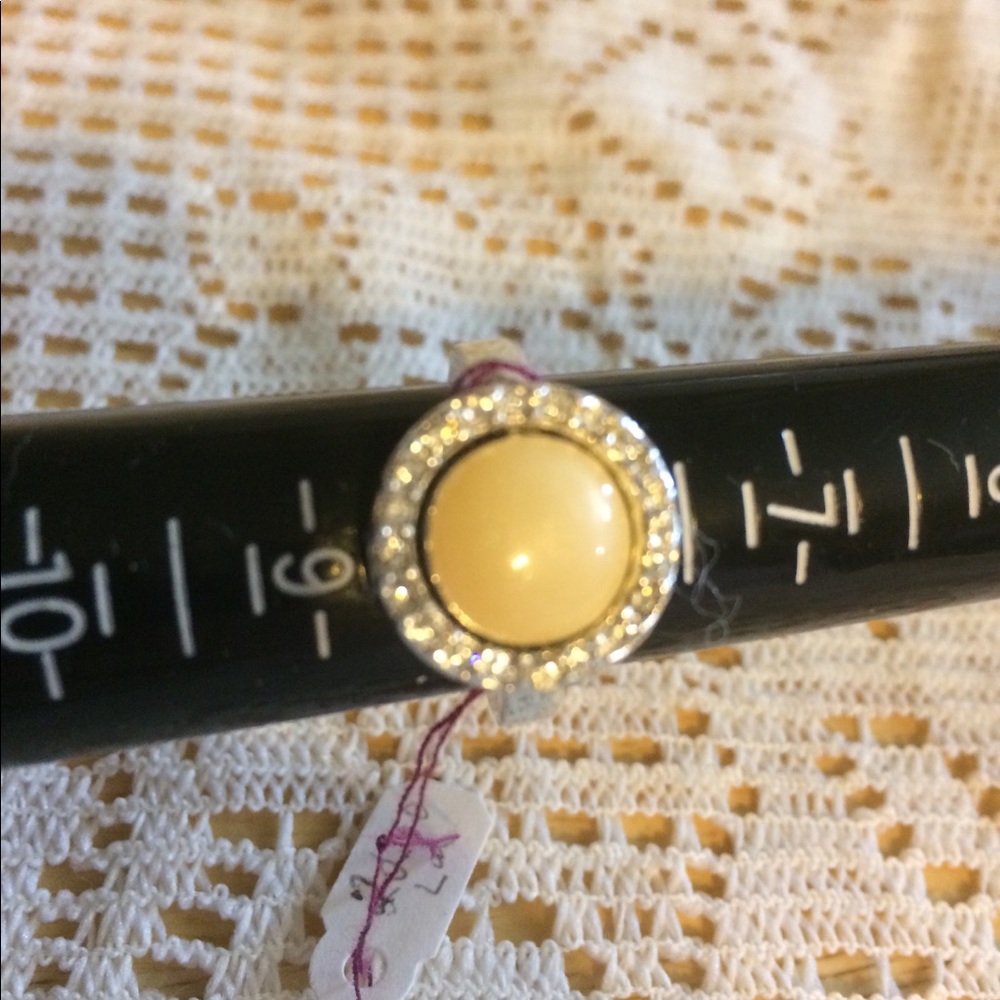 Retired Avon Ring Size 8 NWOT